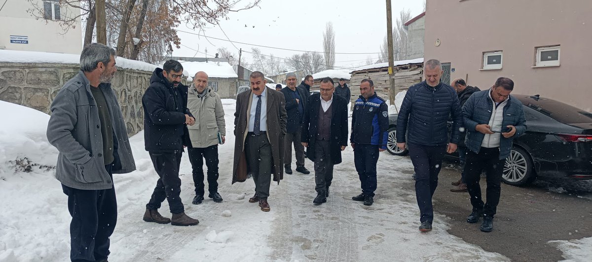 AvMuhammetSunar's tweet photo. • "Ramazan İkliminde Palandöken Buluşmaları" kapsamında, Cuma namazı sonrası Maksut Efendi Mahallemizde kıymetli komşularımızla bir araya gelerek hasbihal ettik.
Bizleri içtenlikle karşılayan komşularımıza teşekkür ediyoruz. https://t.co/zIjTR8dKni