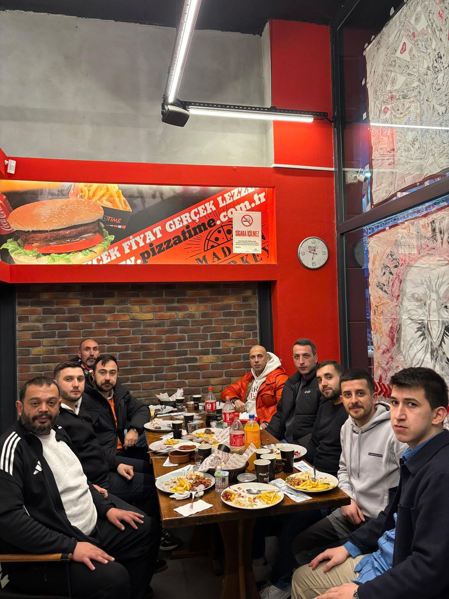 UNIBJK ANKARA İFTARI!

UNIBJK Ankara olarak, Abilerimizle, kardeşlerimizle iftar organizasyonumuzu gerçekleştirdik. Beşiktaş tribünü amigomuz Tugi Yanık’a bu güzel günümüzde davetimize icabet edip bizlerle beraber olduğu için teşekkür ederiz.