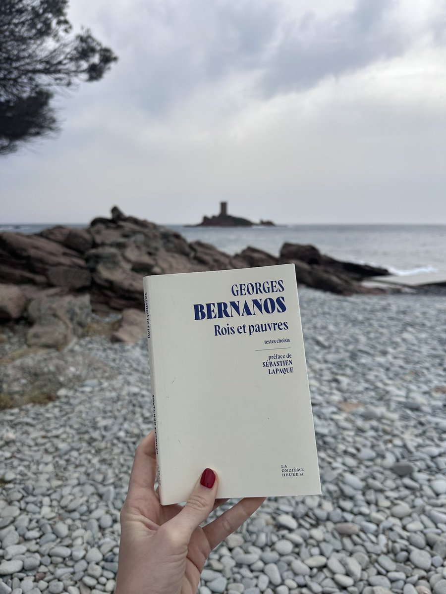 Merci à la <a href="/LaOnziemeHeure/">LaOnzièmeHeure</a> d’avoir réuni dans cet ouvrage magnifique, aux pages épurées et esthétiques, ces prises de paroles oubliées ou méconnues de ce Français catholique unique qu’était Georges Bernanos.