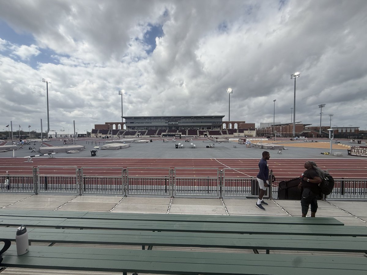 LCHS boys track tweet media