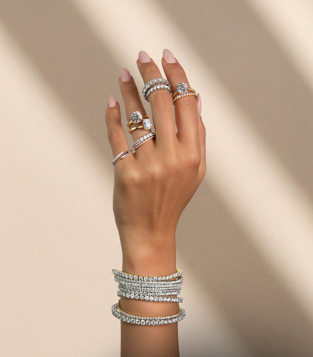 DunkinsDiamonds's tweet photo. Stack it your way ✨💍 From layered rings to stacked bracelets, Dunkin’s Diamonds has the perfect selection to help you create a look that’s uniquely yours.

#dunkinsdiamonds #ringstack #braceletstack #stackablejewelry #layeredlook #finejewelry #jewelrytrends #shoplocal https://t.co/FMSM0z3Uce