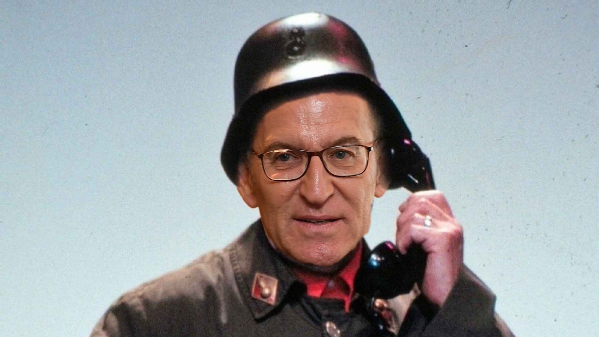 -Hola, está Trump? Que se ponga. Sí, que a mí también me cae muy mal Pedro Sánchez. Sí, también se ríe de mí. Todas las semanas en el Congreso...