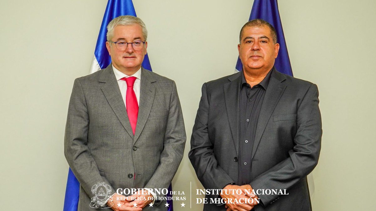 MigracionHND's tweet photo. 🇭🇳🇫🇷🤝Honduras y Francia fortalecen diálogo para impulsar la modernización migratoria

El Director Ejecutivo del INM, @ccordero43, junto a la Subdirectora María Fernanda Casasola, sostuvieron una reunión con @prieto_cedric , Embajador de Francia en Honduras, y su delegación, con el objetivo de fortalecer el diálogo institucional y la cooperación en materia migratoria.

Durante el encuentro se abordaron los avances en la modernización del sistema de control migratorio, incluyendo el uso de tecnología biométrica, la ampliación de estaciones de registro en puntos fronterizos y los proyectos tecnológicos que buscan fortalecer la seguridad y eficiencia en la gestión migratoria del país.

#Migración #Honduras #Francia #HondurasVamosAEstarBien