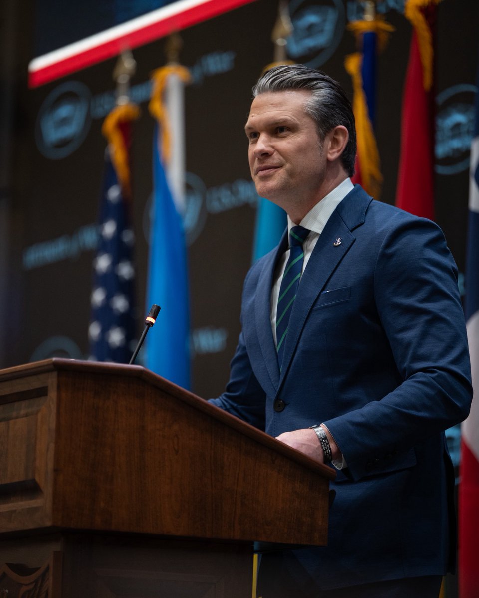 .<a href="/SecWar/">Secretary of War Pete Hegseth</a>: Me uní a líderes del Hemisferio Occidental en la Conferencia Américas contra los Cárteles. 

Juntos, reafirmamos nuestro compromiso compartido de enfrentar a las redes narcoterroristas y fortalecer la cooperación en defensa alrededor del hemisferio.