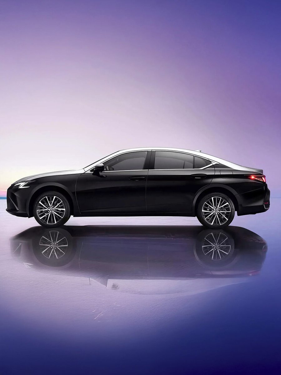 MotorShowme's tweet image. Introducing the Lexus ES 200 Moon Shadow Edition, featuring a distinctive two-tone exterior inspired by moonlight reflections. Powered by a 2.0L four-cylinder producing around 170 hp, it combines refined design with modern in-car technology
#LexusES #MoonShadowEdition #MotorShow