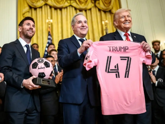 El propietario del Inter Miami que ha apoyado a Trump es Jorge Mas, presidente de Fundación Cubano-Americana a favor del bloqueo criminal al pueblo de Cuba. Su padre fue acusado de ser un agente de la CIA con vinculaciones con el narco y de financiar atentados en La Habana.