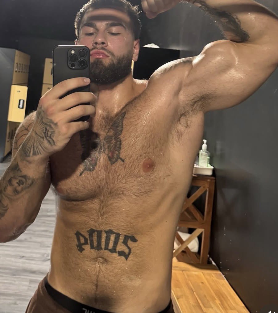 Raul Ricon Raya Bodybuilder Rico! 🥵😈😍