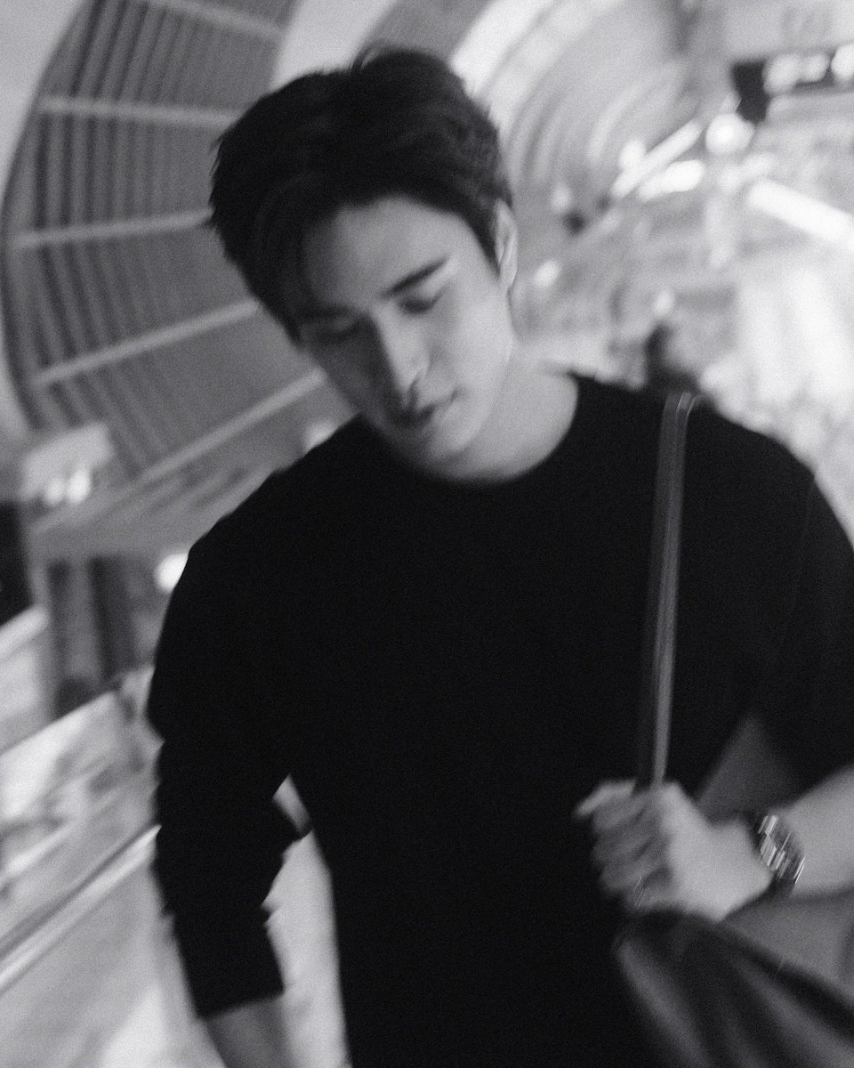 LOfficielThai's tweet image. #TravelInstyle เจมีไนน์–นรวิชญ์ เตรียมตัวบินไปร่วมชมโชว์ CHANEL คอลเลกชั่นฤดูใบไม้ร่วง-ฤดูหนาว 2026/27 ณ กรุงปารีส ในฐานะแบรนด์แอมบาสเดอร์คนล่าสุด

#LOfficielThailand
#CHANELFallWinter #CHANELShow
#gemini_nt