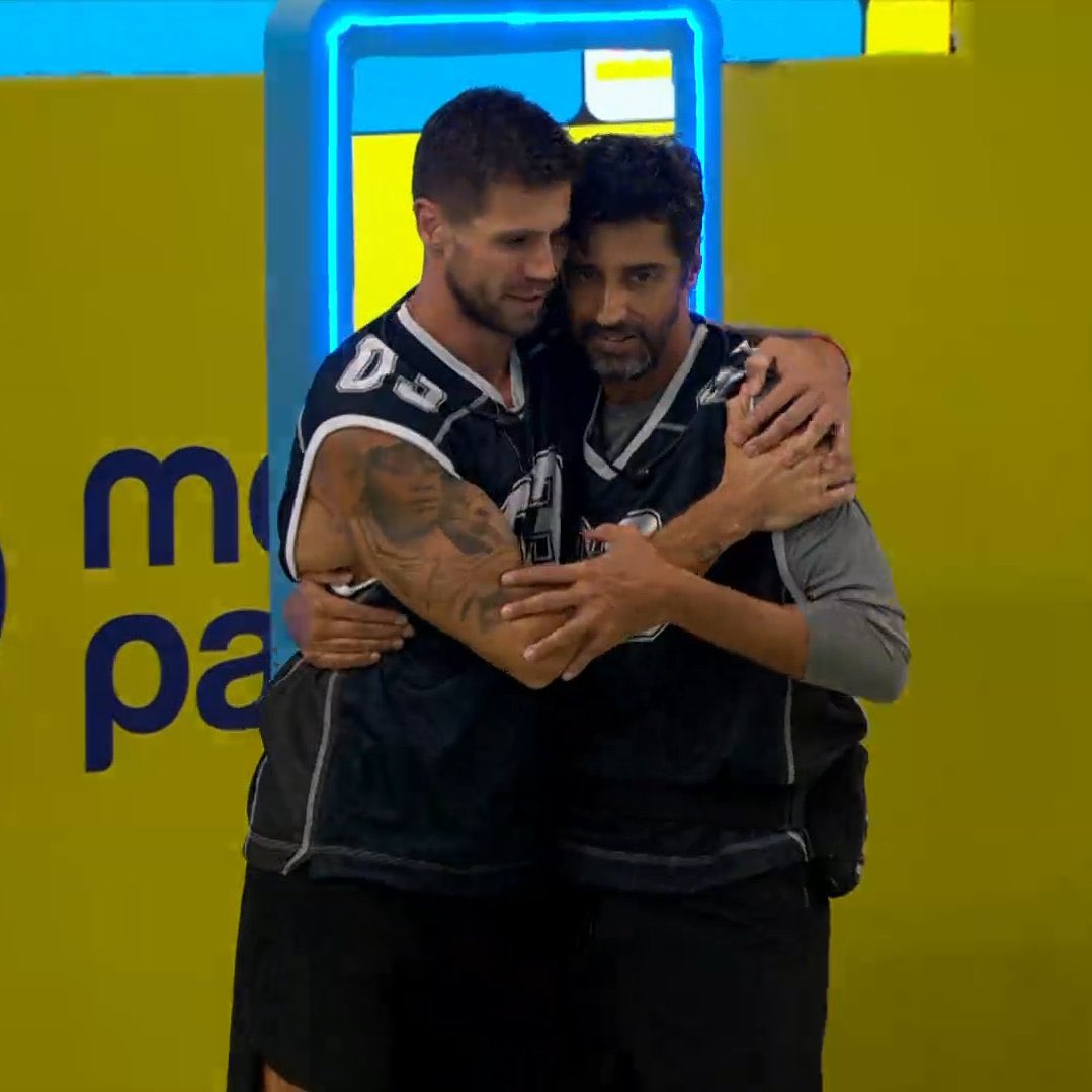 njdmarlon's tweet photo. bebeto e romario do bbb

jogam muito esse jogo https://t.co/MrSugx1Cbz