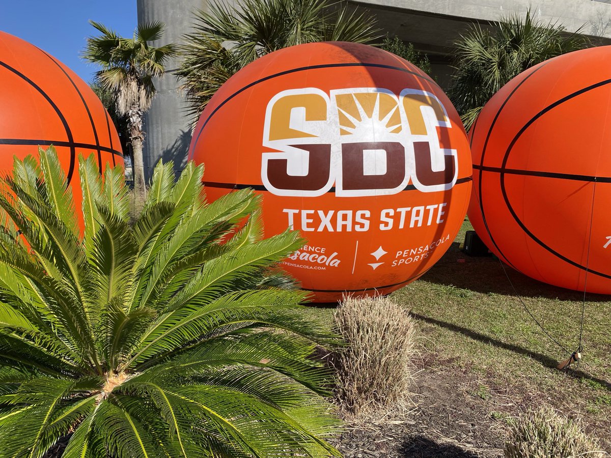 CShieldsRadio's tweet photo. Texas State vs Southern Miss at the SBC Tourney! Pregame from the Pensacola Bay Center starts at 4:30, tip at 5 on the TXST Sports Network. 
📍Pensacola, FL 
🏀TXST vs SoMiss 
📱@varsity app
💻https://t.co/7lFx0iGr0h https://t.co/K6CYKPsVpk