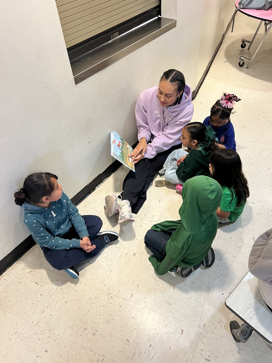 NMHU Volleyball tweet media