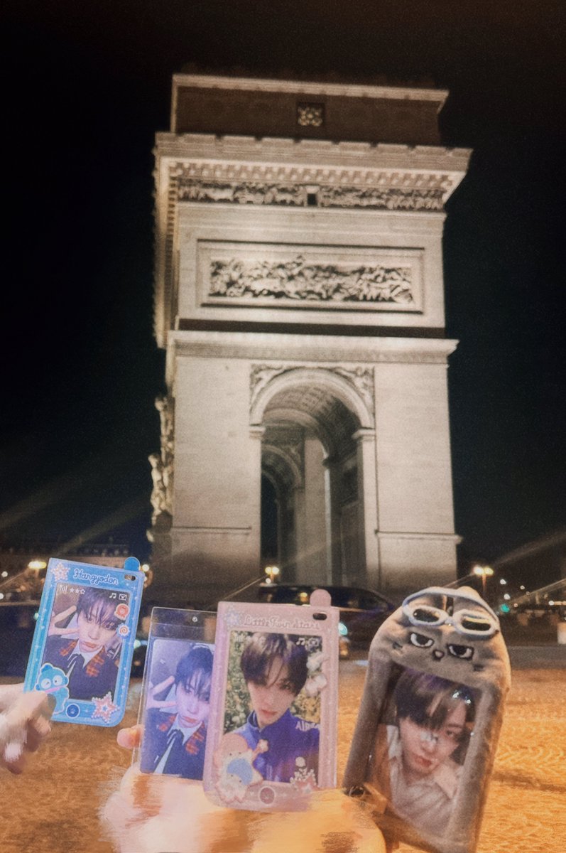taeramisu810's tweet photo. 파리 🇫🇷 ~ https://t.co/thFCdGfZHb