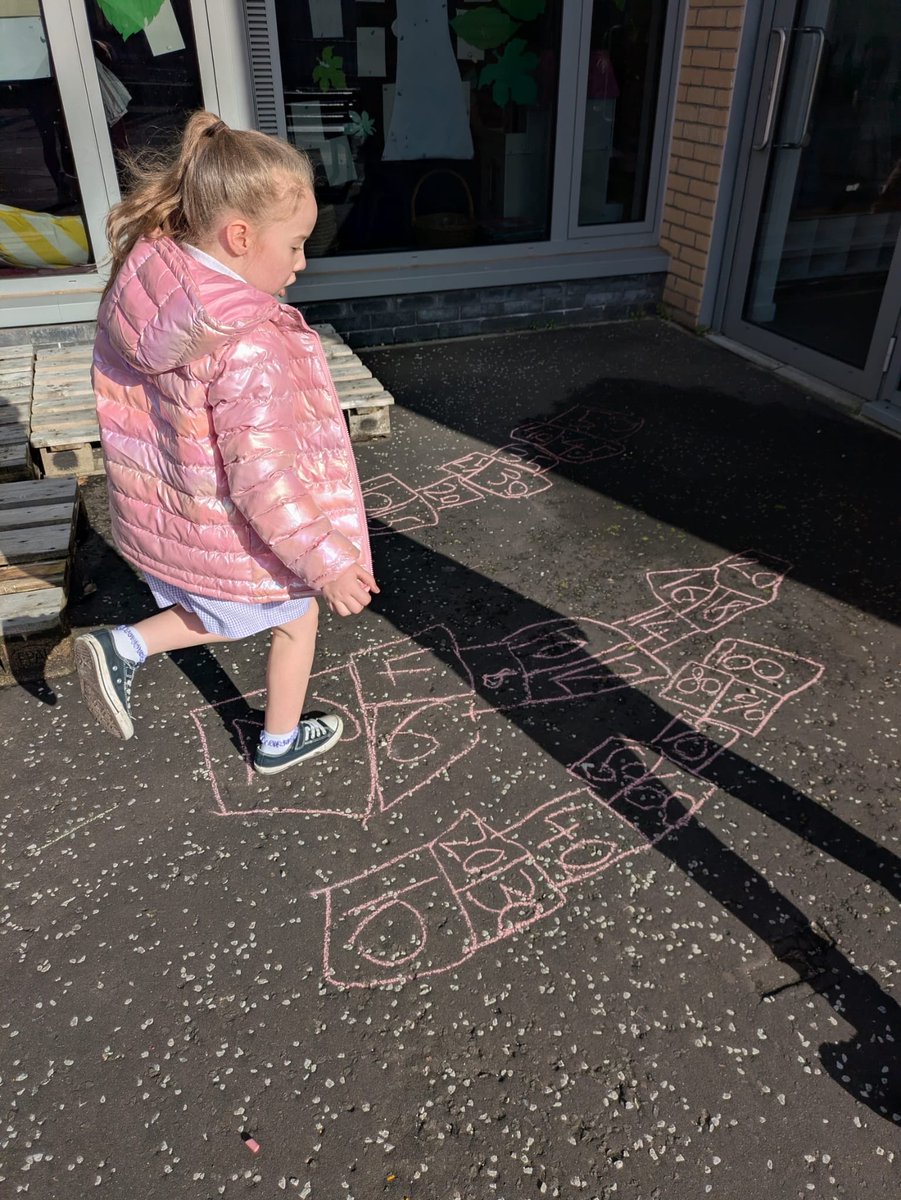 AitkenbarPS's tweet image. Primary 2 were having a go at highland dancing this afternoon 🏴󠁧󠁢󠁳󠁣󠁴󠁿 before heading outside to enjoy the sunshine and practise their skip counting in 2s, 5s and 10s through a game of hopscotch 😊 #learningthroughplay