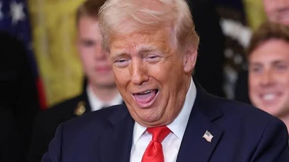 🚨🚨BREAKING🚨🚨

Yikes! Another Epstein accusation against Trump. 

These are piling up fast. 

[NAME REDACTED] recalled at least one incident in which EPSTEIN took her off of the Island when she was between 13 to 15 years old. He drove her and/or flew her to either New York or