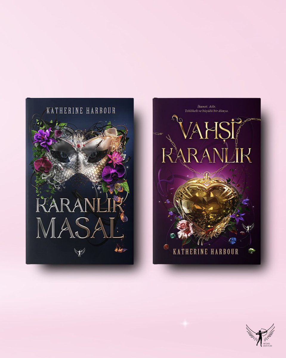 artemismilenyum's tweet photo. Evie Wilder artık Karanlık Masal ekibinin lideridir. Fakat ekip dağılmanın eşiğindedir ve karanlık dünyanın en acımasız suçlusu Basilisk onları yok etmek istemektedir.

Evie, ekibini kurtarmak için hem iblislerle savaşmalı hem de artık düşmanı olan eski dostuyla tehlikeli bir ittifak kurmalıdır.
Çünkü bu oyunda kazanan yalnızca biri olacaktır. 🖤

Katherine Harbour’un kaleminden Karanlık Masal serisinin ikinci ve son kitabı Vahşi Karanlık, özel kenar desenli karton baskısı ile çok yakında raflarda!🤩