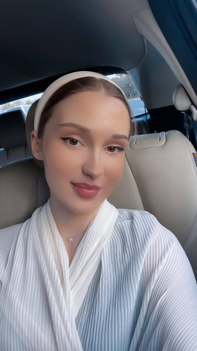 DianaC99h's tweet image. Out for a quick lunch drive 😋🚗 sometimes the best part of the day is just good food, a small ride and a peaceful moment… let’s see what lunch is saying today 👀🔥 #LunchRun #GoodFoodMood #QuickDrive #SimpleVibes 😌