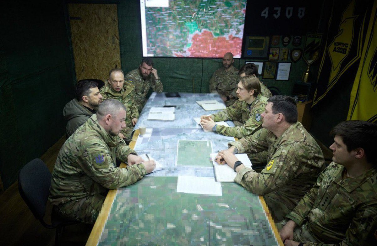 🇺🇦 Zelensky, Syrskyi, Palisa, Kalyna, Redis at the Azov control point somewhere in the Donetsk region.
