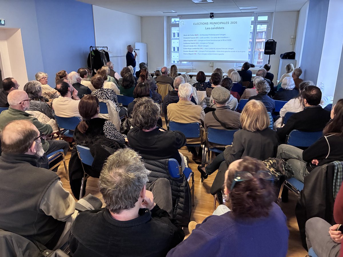 [En direct] Salle comble au Bâtiment 25 pour la présentation des réponses au questionnaire que le Collectif Marceau a adressé aux candidats à la mairie de #Limoges.
Preuve en est (si nécessaire) de l’intérêt des résidents et usagers du quartier pour l’avenir de celui-ci !