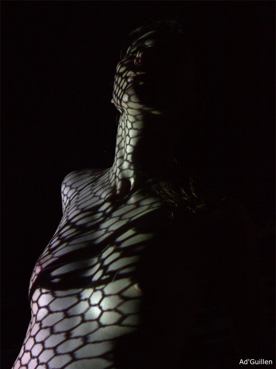 WNude81479's tweet photo. Nouvelle série expérimentale🔥

Des images directement sur mon corps

La série complète est sur les réseaux ✨

📸 ad.guillen_studio

#videoprojection #artnude #bodyart #artphotography

@OrgasmicGroup
@FrancaisesSexy
@SpicyGirlsNSFW
@nofacemodele
@Body_Art_be_fr
@lafrancecoquine https://t.co/HPSJMPyKSF