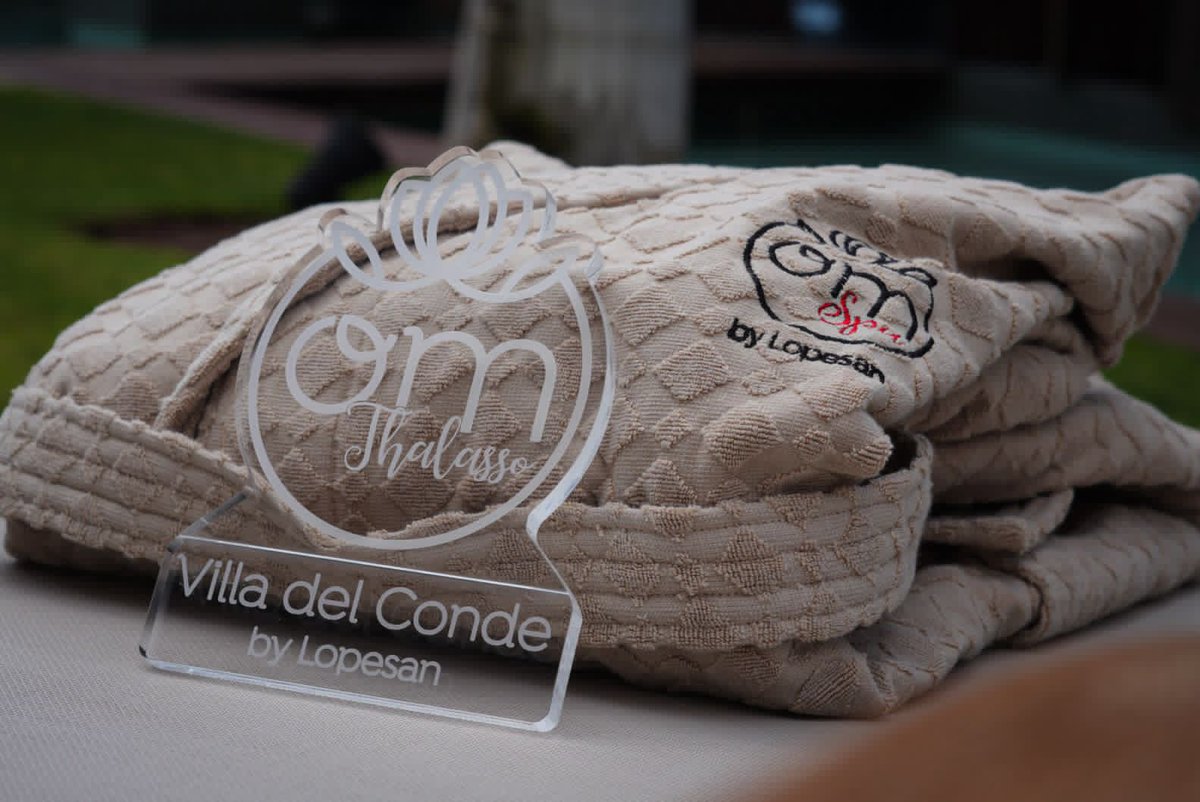 Hoy tocó parar… para seguir compitiendo. 💚

La plantilla y el cuerpo técnico del Rocasa Gran Canaria disfrutamos de una jornada regenerativa en OM Thalasso Villa del Conde by Lopesan, un espacio ideal para desconectar de la intensidad del día a día y recargar energías