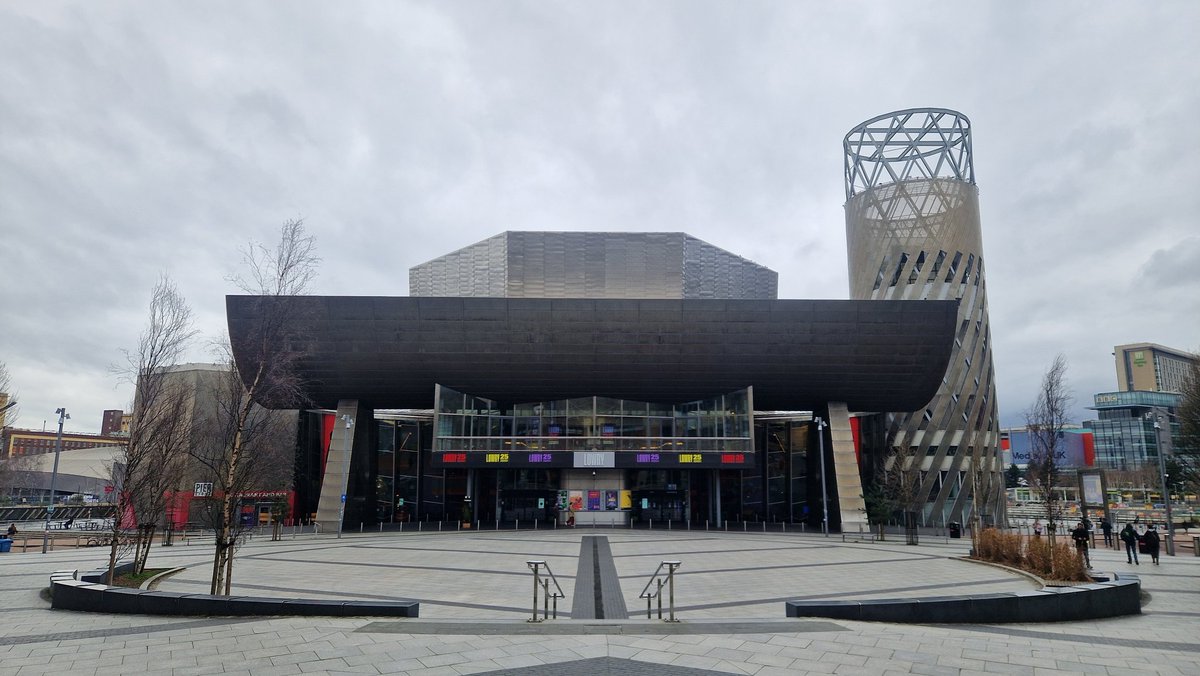 GarientLyons's tweet photo. Great opening nights performance at @thelowry theatre tonight! 1 down 3 to go !
#garientlyons #thelowry #theatre #salford #newdawnfades #play #2026 https://t.co/iDJxOxtbEw