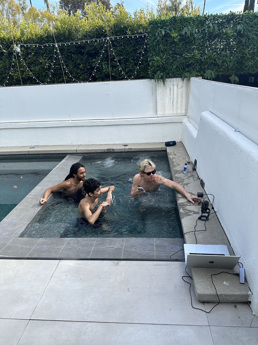 The Kid LAROI Updates tweet media