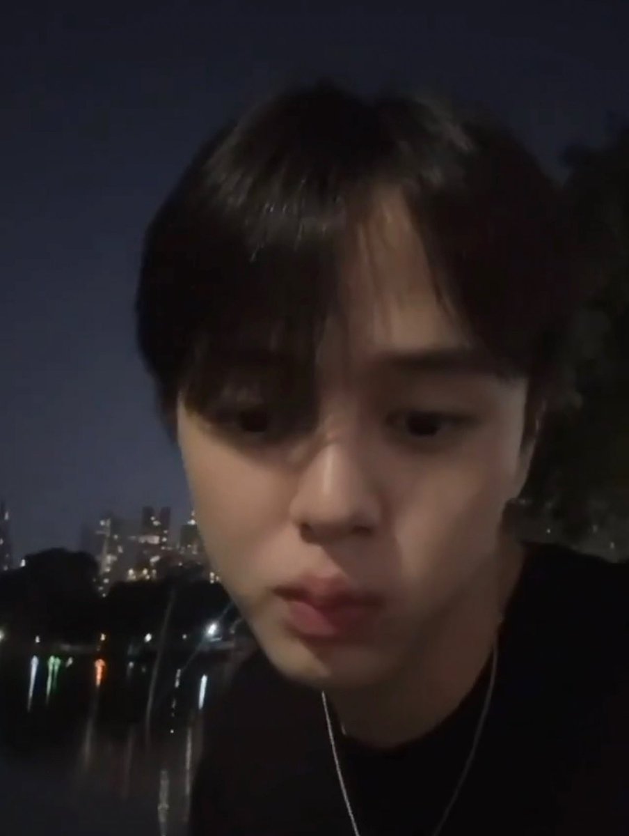 mngn0300's tweet image. 진짜 어이없네 이렇게까지 왼른 같이 생겨도 되는 거임?🥹
#GunnerNice