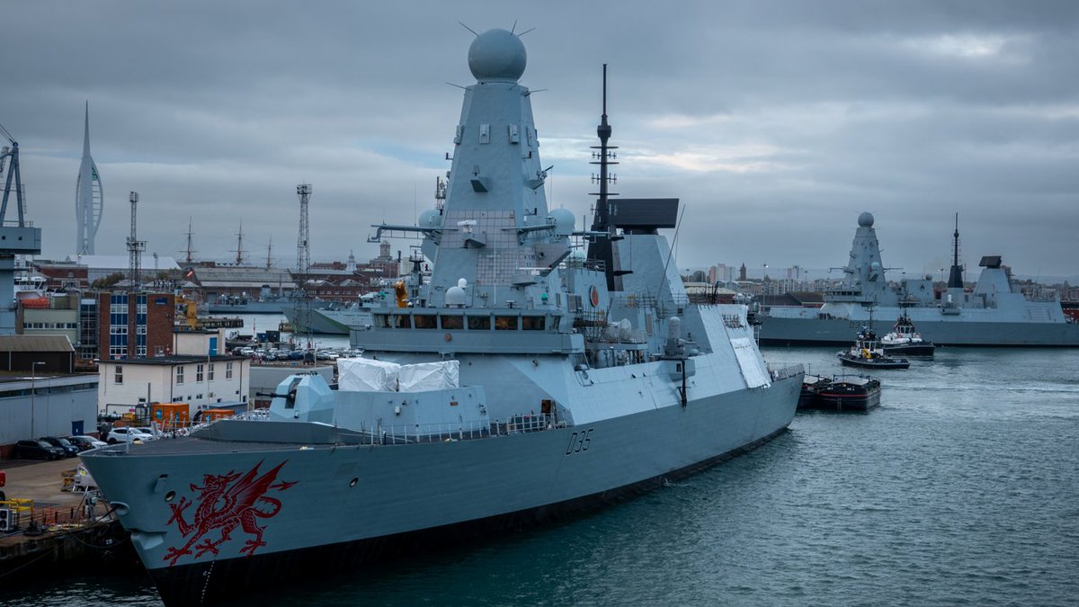 🇬🇧🇨🇾La Royal Navy britannique se couvre de ridicule...

Alors que le HMS Dragon devait être envoyé à Chypre pour soutenir les soldats britanniques ciblés par les missiles iraniens, le navire n'a pas bougé du port.

La raison du retard ? Les réparations n'ont pas pu être terminées