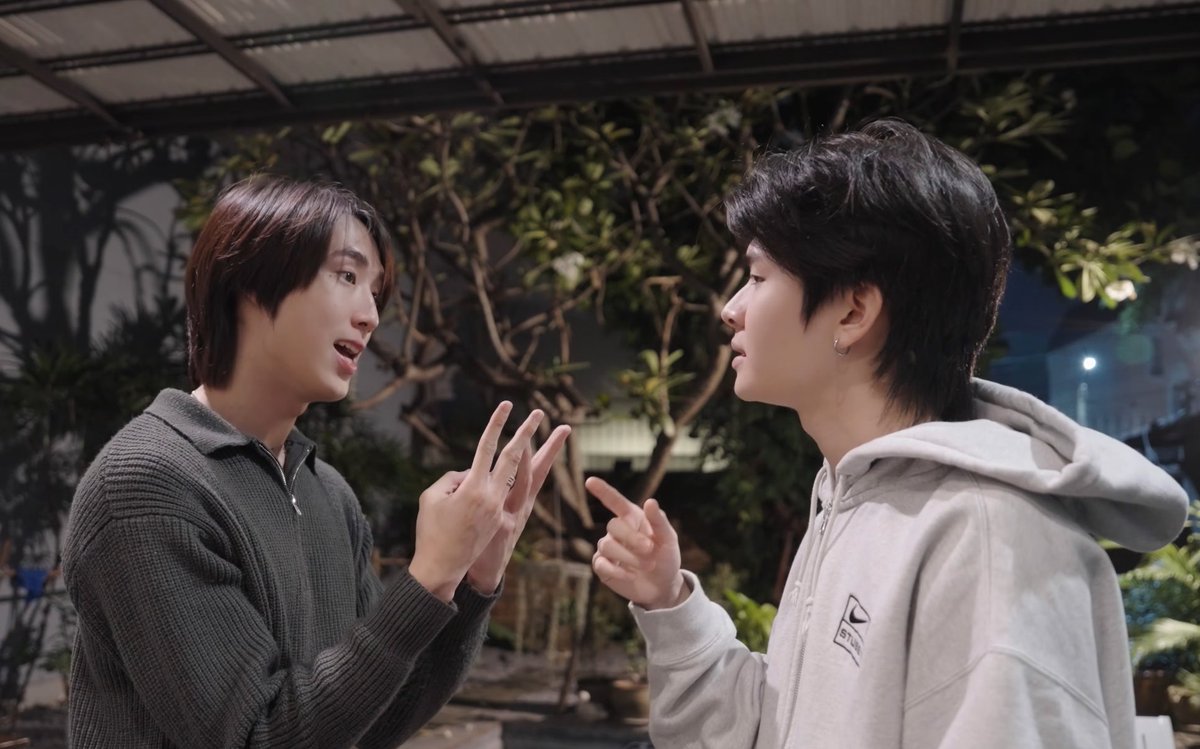 : เมื่อกี้ยูกินไปตั้งสี่ถ้วยแล้วนะ
: แล้วไง จะไม่ตามใจเหรอ
: เนี่ย ไอก็กำลังจะพาไปซื้อถ้วยที่ห้าไง