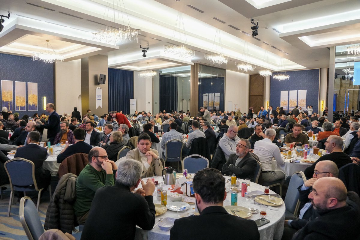 🌙 İletişim Platformu olarak geleneksel İstanbul iftarımızı yoğun bir katılımla gerçekleştirdik.

Ramazan’ın bereketini aynı sofrada paylaşmanın mutluluğunu yaşadık. 

Katılım sağlayan tüm üye ve dostlarımıza teşekkür ediyoruz. 🙏