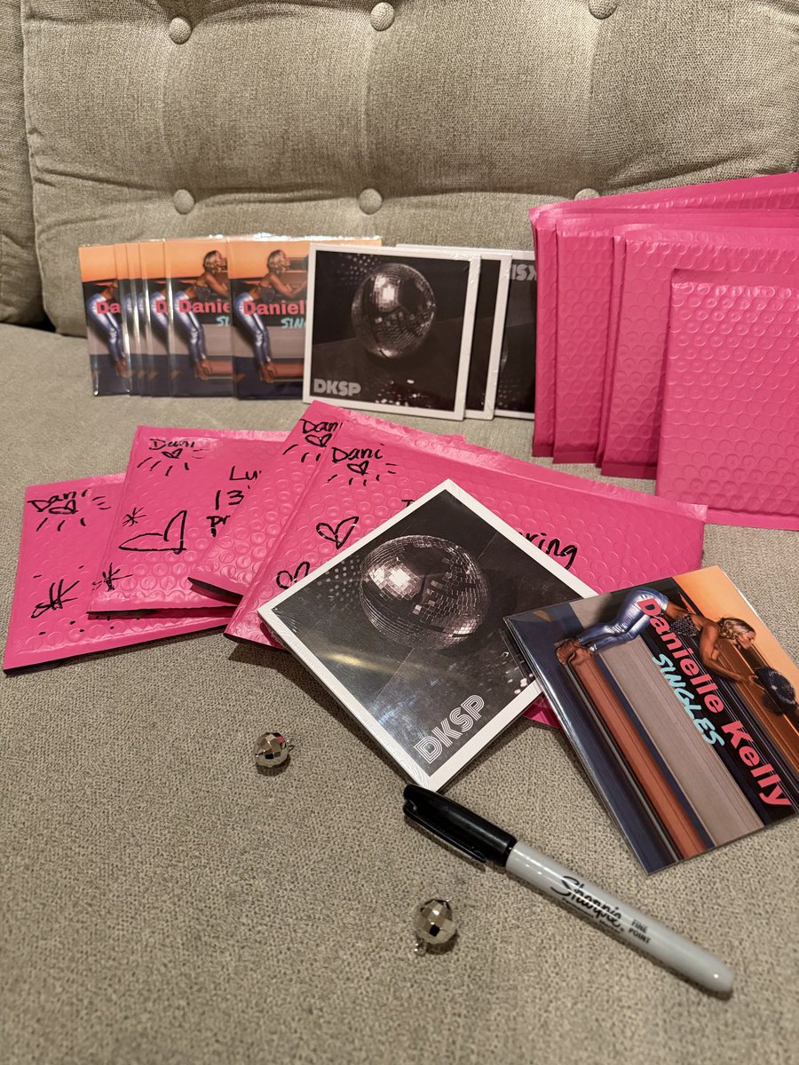 Danielle Kelly Music tweet media