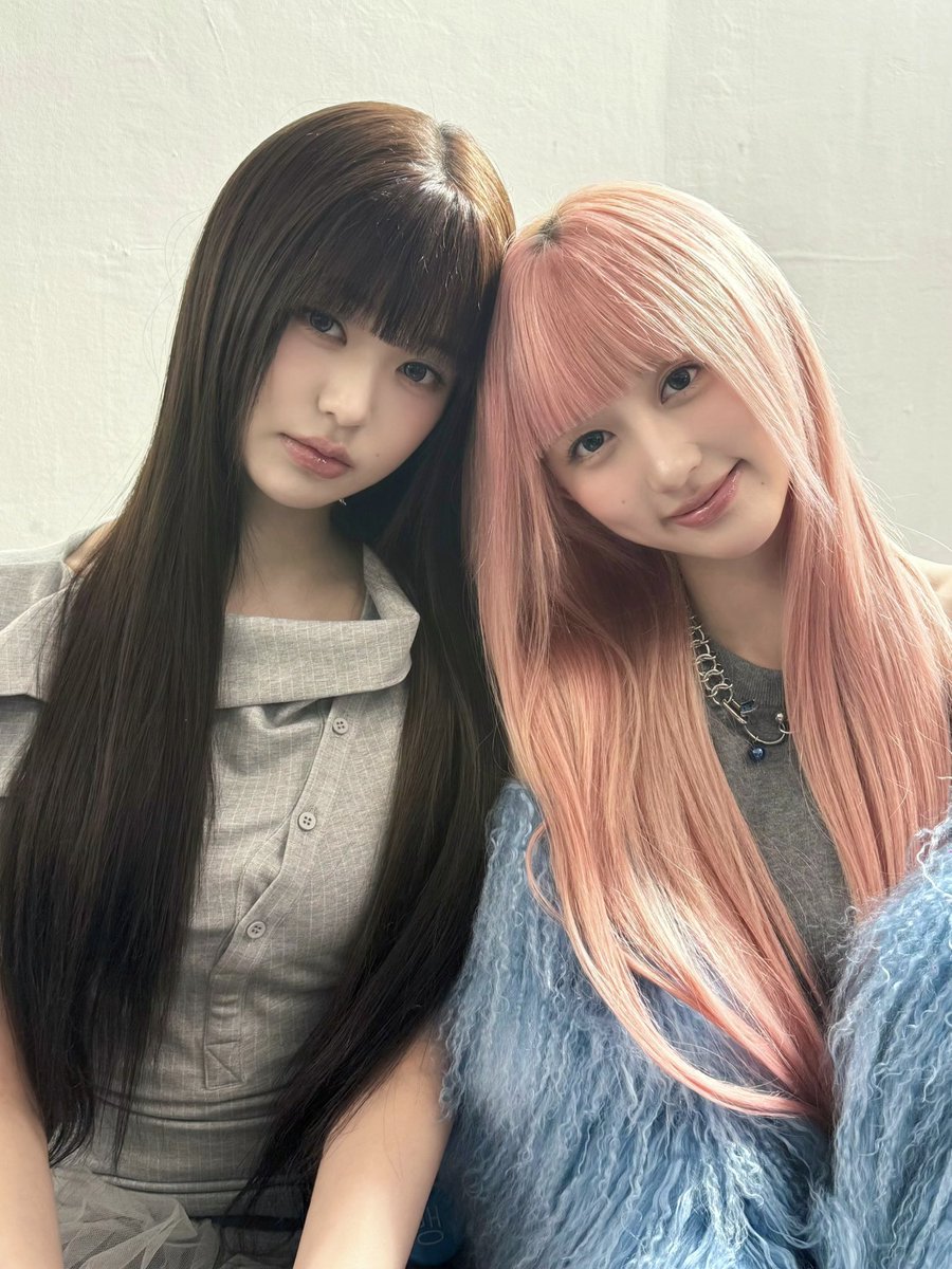 gaeouI's tweet photo. Sister by blood❌
Sister by heart❌
Sister by hairstyle✅ @wonnyiong >_< https://t.co/6YqirV5pxT