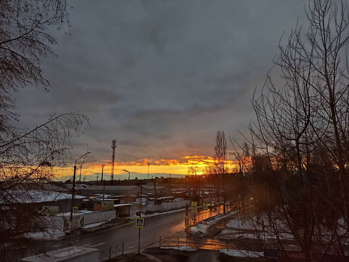 Good evening 🫶🫶🫶
It was sunny today and the spring mood inspired me. I watched a beautiful sunset. Maybe this is a good sign.💖💖💖