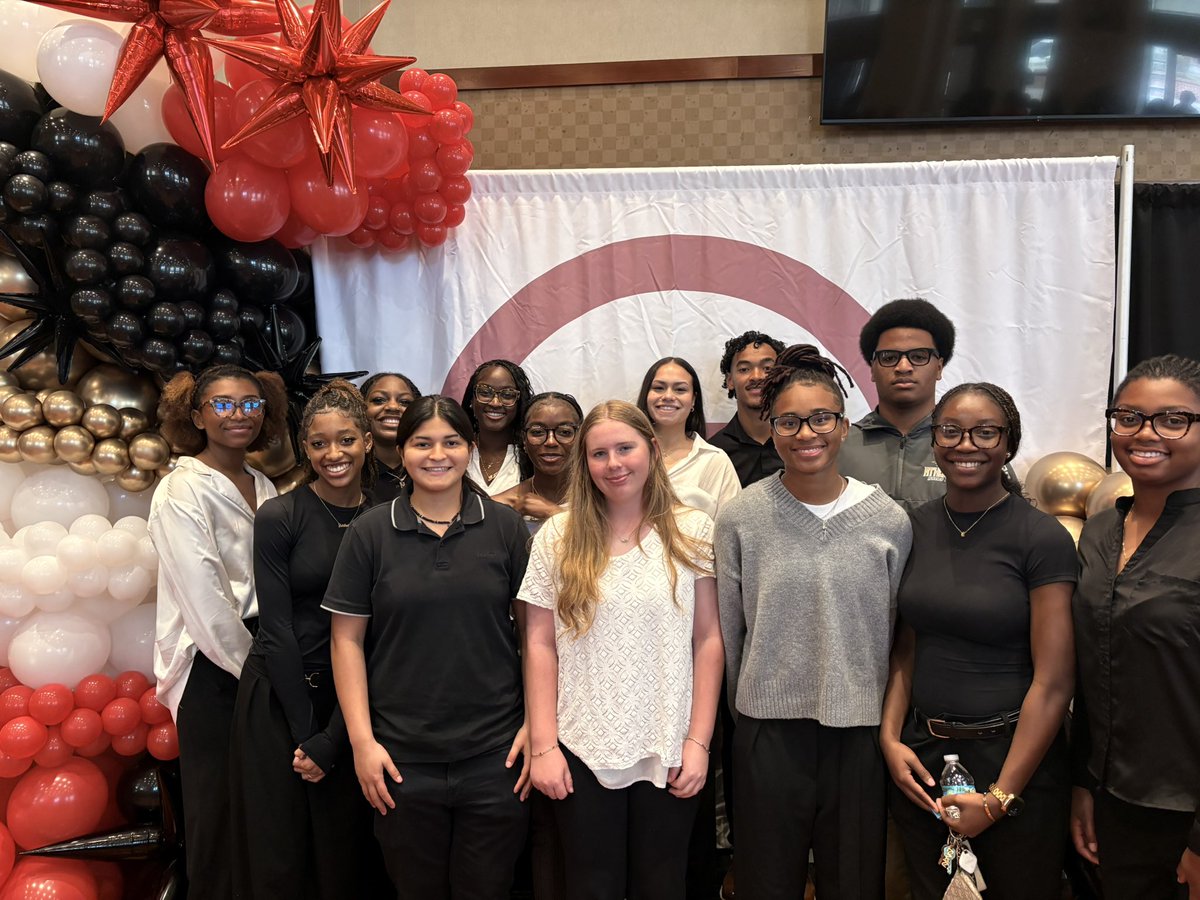 Oakleaf HS Athletics #KnightNation tweet media