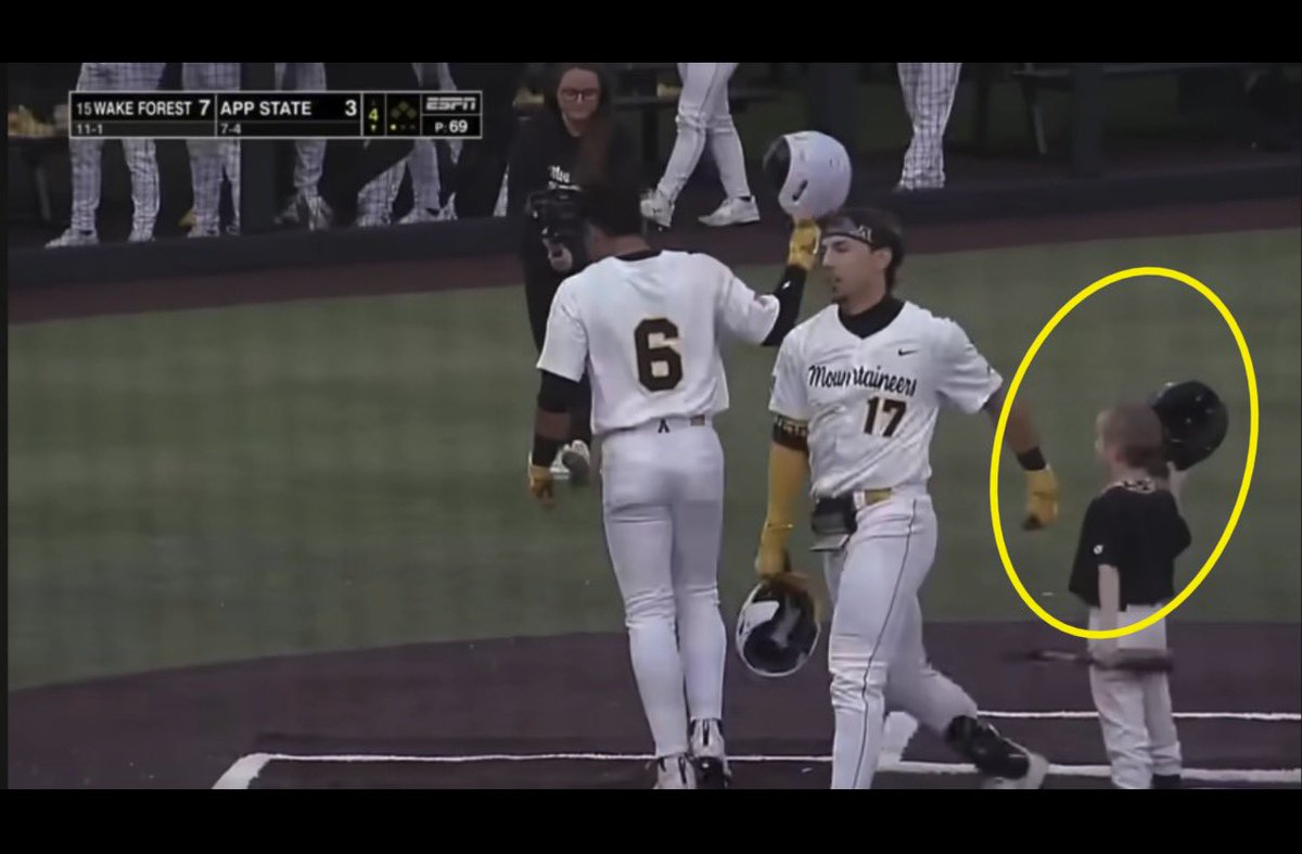 Andrew Howard tweet media