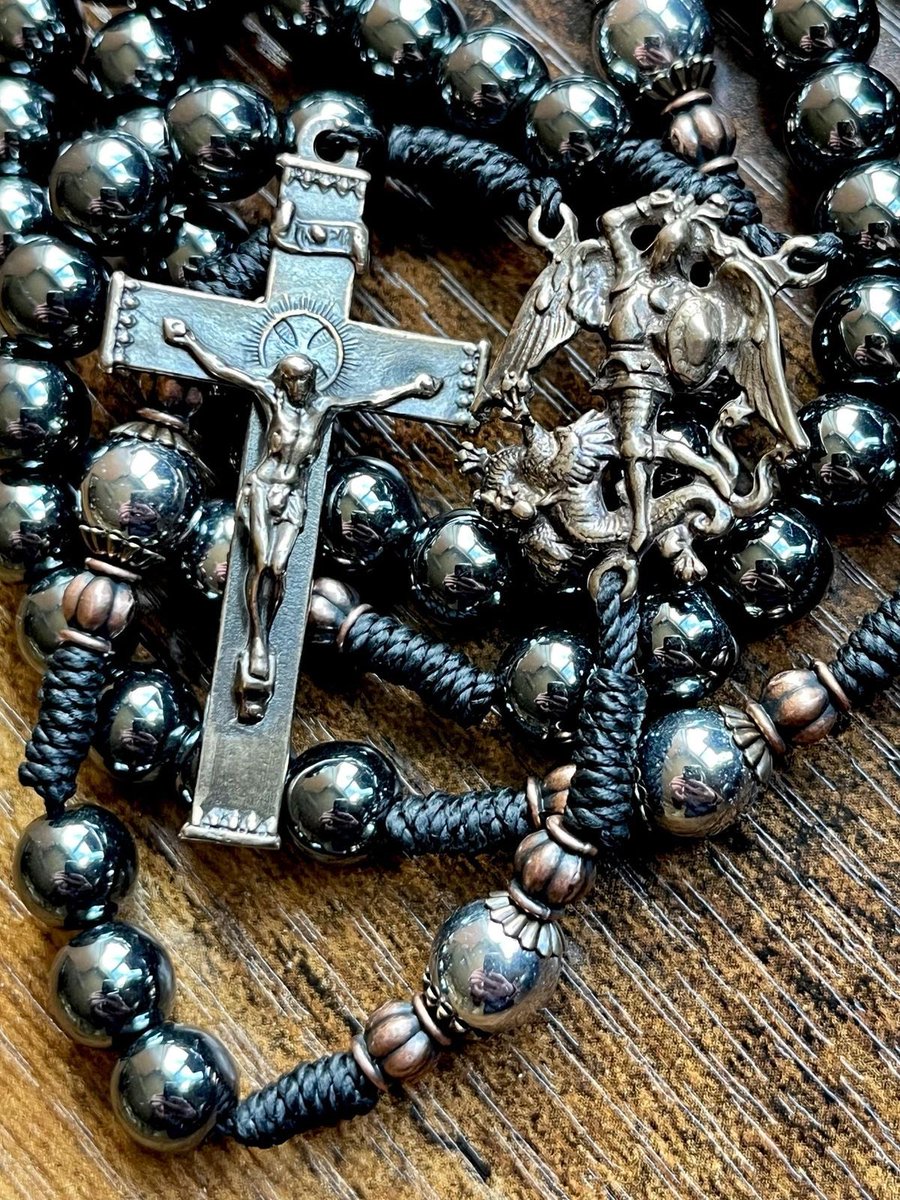 PrayTheRosary's tweet photo. Pray the Rosary today https://t.co/sR62748xCa
