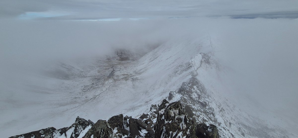 LakesWeather's tweet image. Firm &amp;amp; icy neve (refrozen snow) at the exit to #swirraledge hidden beneath the new snow. Not a place to be taken unaware and take a slip! #microspikes recommended for this weekends adventures #Helvellyn #summitsafely #beadventuresmart Zac