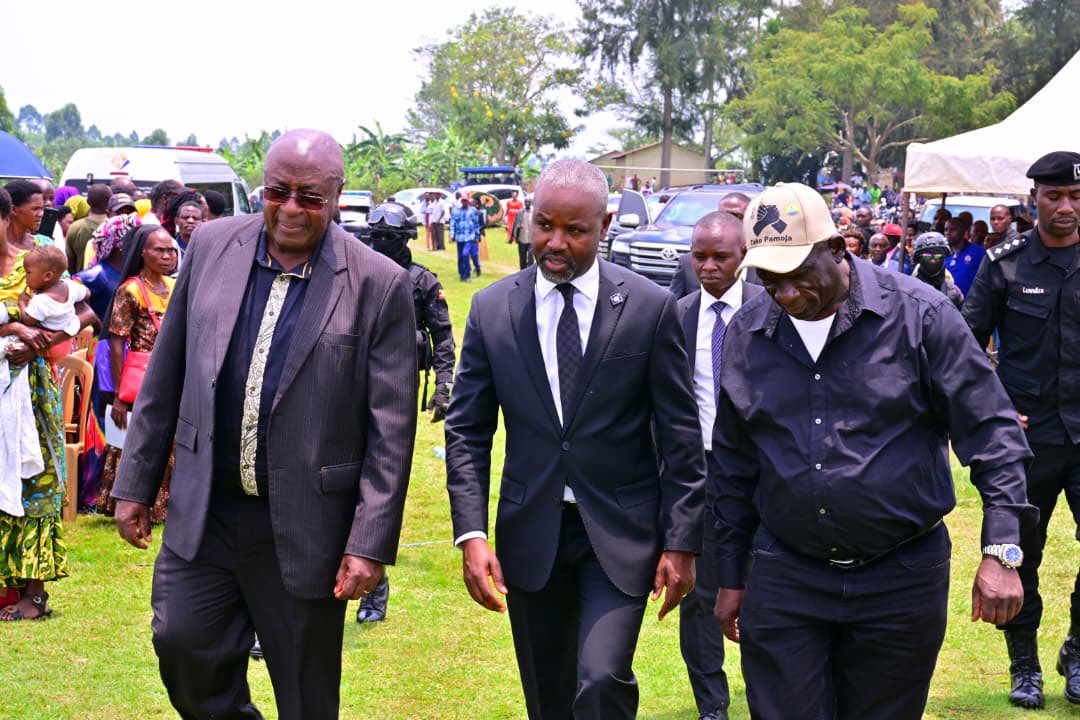 Of BUSHENYI we once had men of substance.  Good to see Hon Richard Nduhuura again.