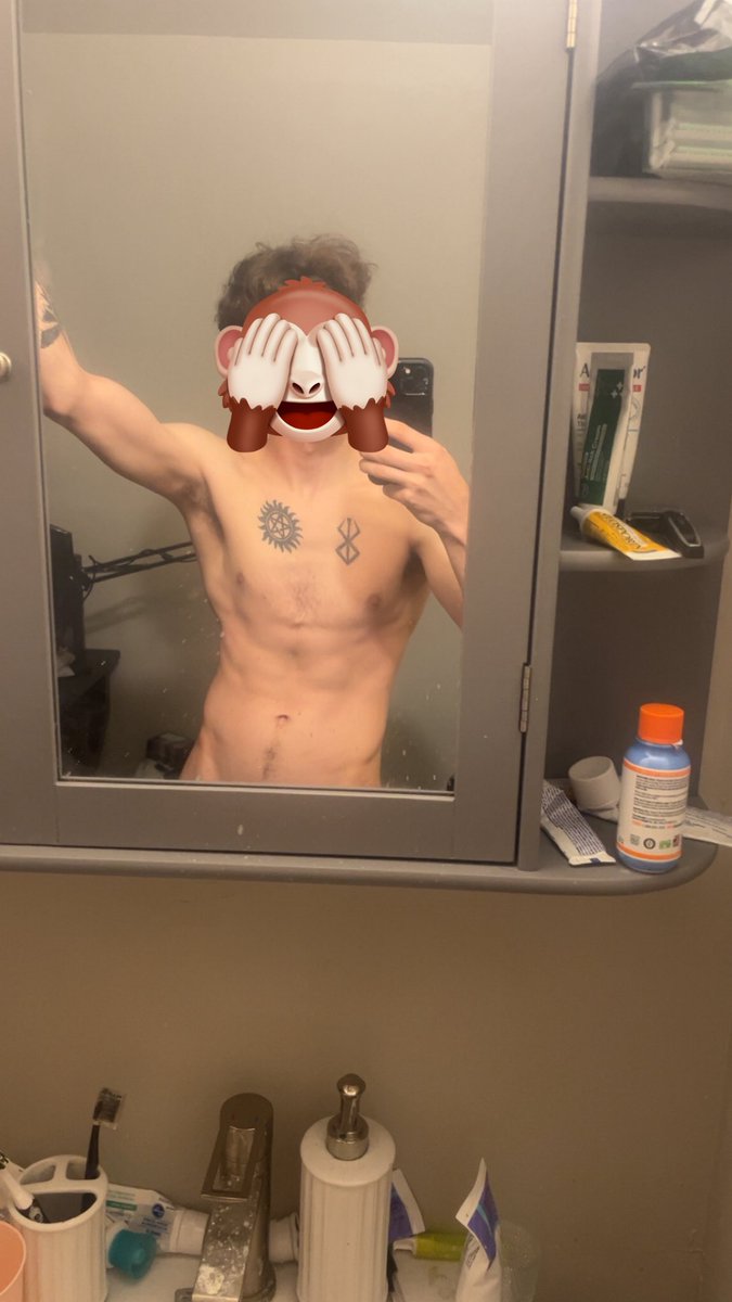 Cainerotic's tweet photo. Pre shower mirror pics are always fun 
#dom #mirrorpic #onlyfans https://t.co/O4OxTRq3P6