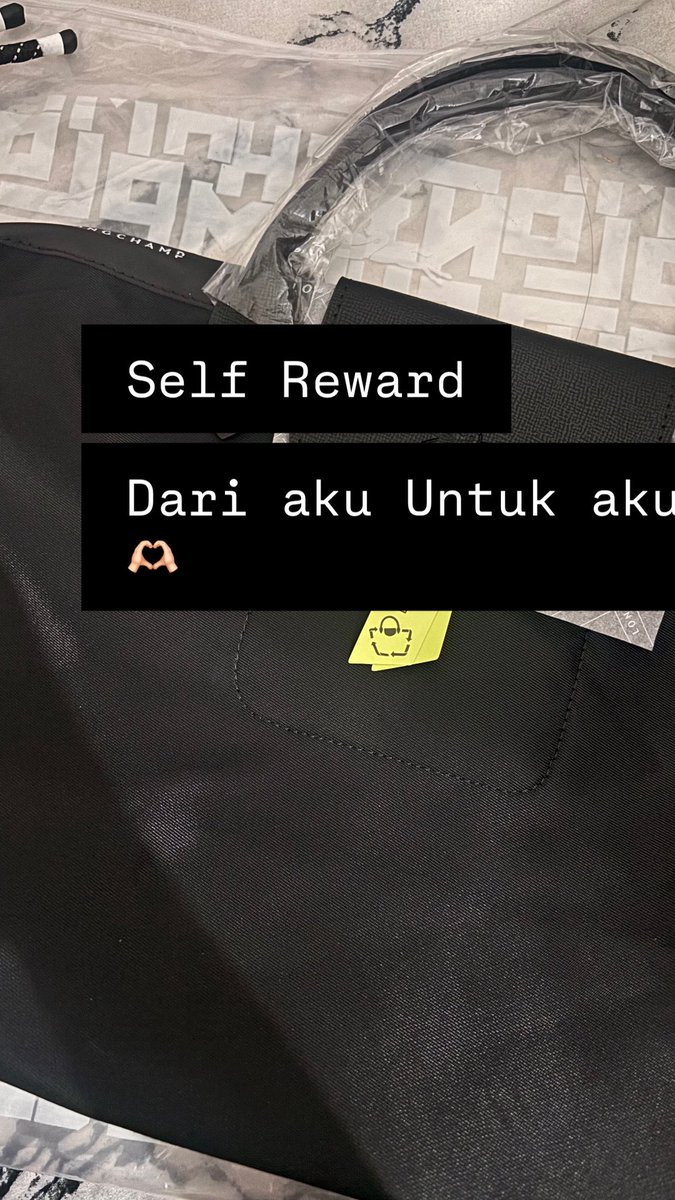 glow2906's tweet photo. Nggak usah nunggu or minta orang beliin , because I love my self 🫶🏻 https://t.co/UurBECHybH