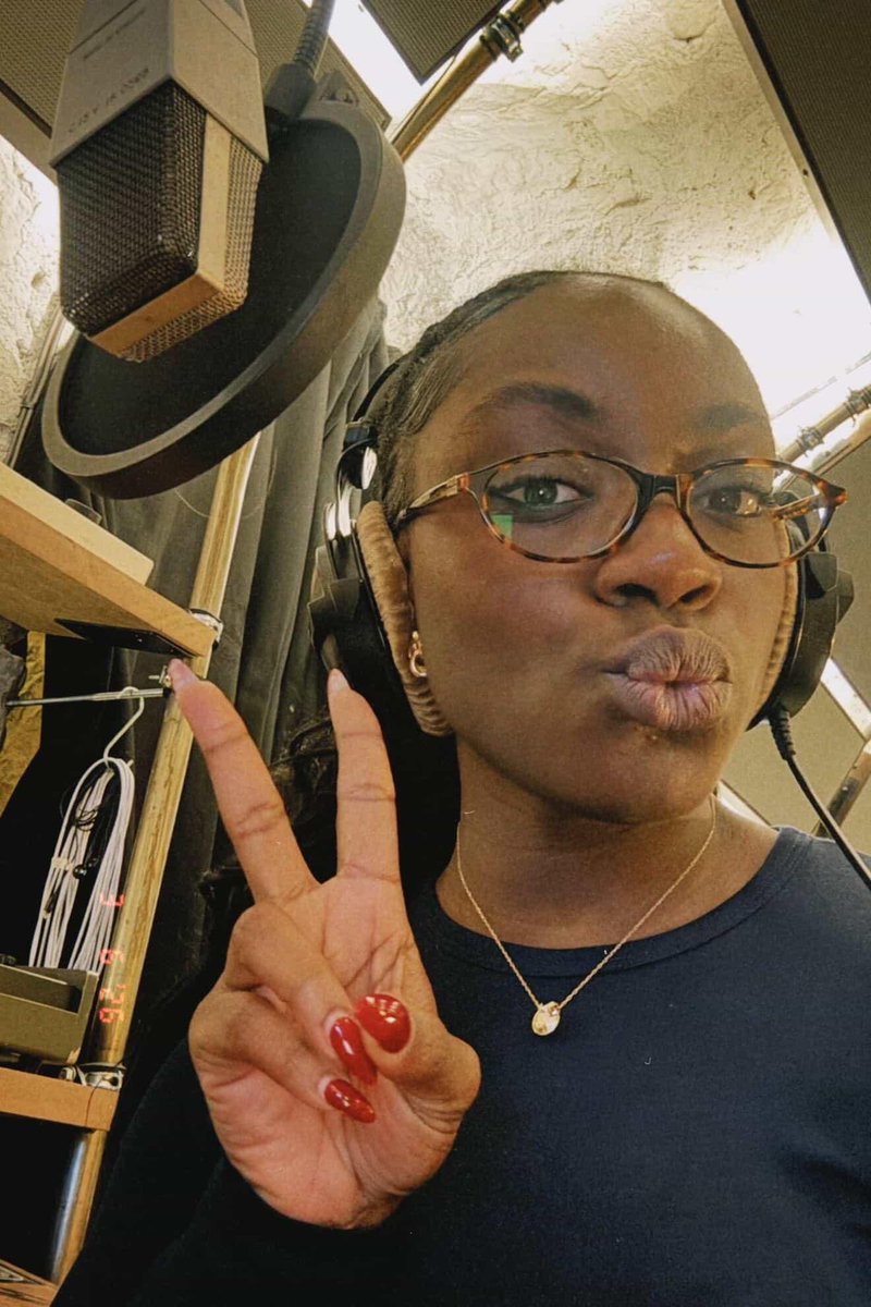 SARAHUPDATES1's tweet photo. SARAH aujourd’hui en studio 🎙️

Que nous prépare-t-elle ? 👀

#StarAcademy #itsaan #sarah #StarAcademytour https://t.co/nIAv8UoZVK
