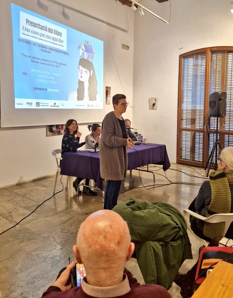 PEN Català tweet media