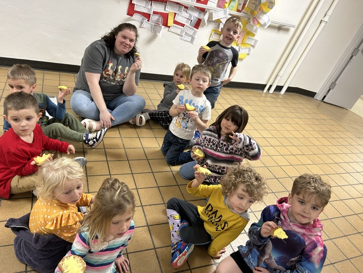 CCEELEM's tweet photo. Look at the cute cookies we got to end our fun week of celebrating Dr. Seuss!! https://t.co/4gbQEchYCW