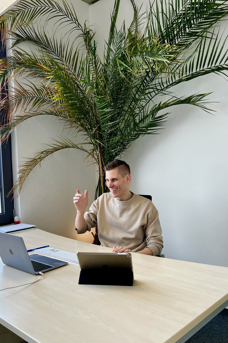 Koegler_'s tweet photo. Eigener KI Kurs, 4 / 4 ✅

12 Unternehmer. Viele Aha-Momente. Und ehrlich gesagt – ich lerne bei jedem Kurs selbst dazu.

Es macht mir wirklich Freude zu sehen, wie Menschen plötzlich merken, was mit KI alles möglich ist – Dinge, die vorher einfach nicht auf dem Radar waren. 🤖 https://t.co/PkGBeendPc