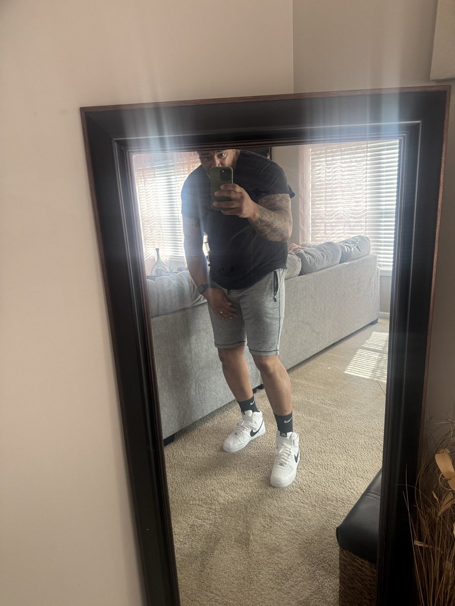 Bigchoomr910's tweet photo. Gym flow https://t.co/OzHXZMq3cO