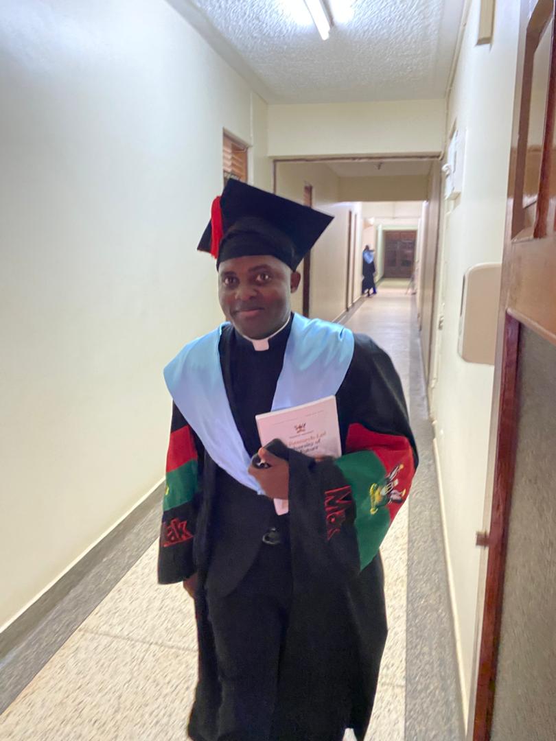 stmarysmuni's tweet photo. Congratulations to our beloved Chaplain, Rev. Fr. Pius Kafeero, MIDM, on graduating with a Master of Arts in Religious and Theological Studies from Makerere University!  We are so proud of you and wish you all the best. 🎉  #StMarysChaplaincy #MuniUniversity #Congratulations https://t.co/y7X45Ge3hC