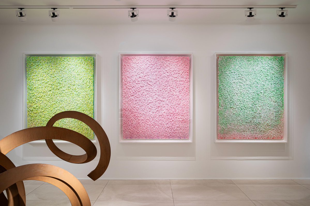 Opera Gallery tweet media