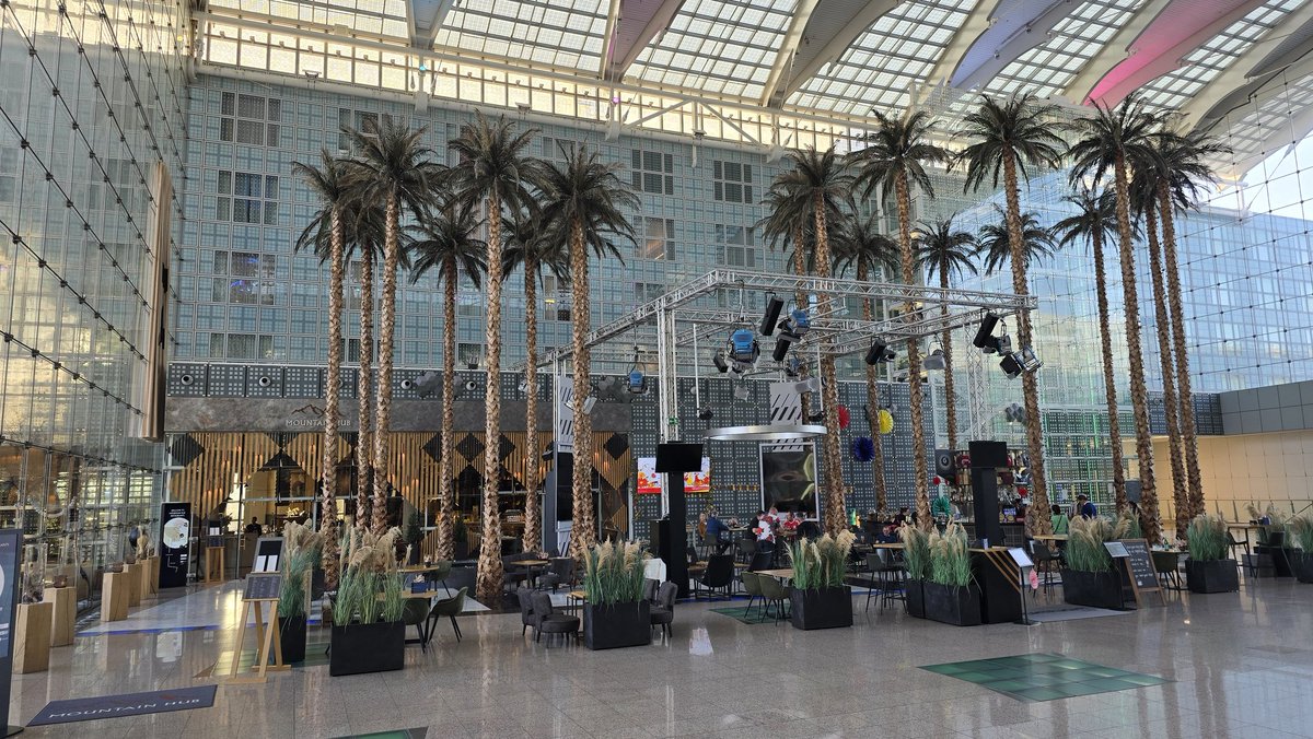 Ellie & Stefan 👫| Berkeley Square Barbarian tweet media