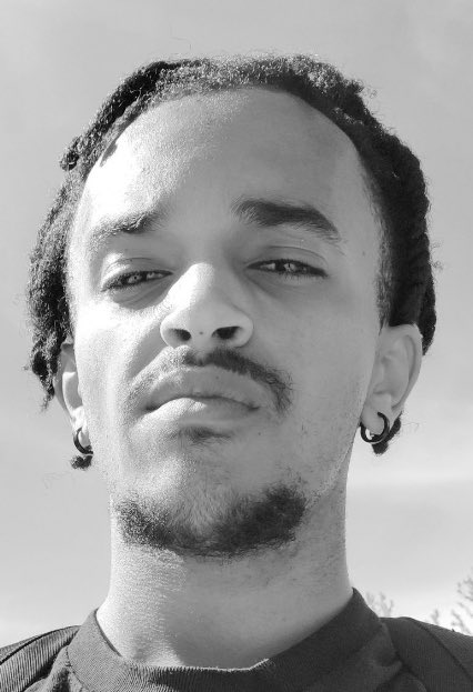 kafkakhrisque's tweet photo. When you wanna party and talk to alt baddies all night and your grassless homie that leaves at 8pm talking about “can we carpool” https://t.co/CVgUE8g3tL