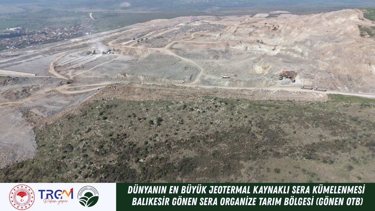 gonentdiosb's tweet photo. Burası Bir Şantiye Değil, Tarımın Geleceği…

Gönen Sera Organize Tarım Bölgesinde;

🔹Altyapı çalışmaları hızla ilerliyor,

🔹İstinat duvarları ve yol hatları netleşiyor,

Geleceğin sürdürülebilir tarım şehri için iş makineleri aralıksız çalışıyor.

Bu devasa parseller tamamlandığında, binlerce dönüm alanda teknoloji ve doğa el ele verecek, dört mevsim kesintisiz üretim, binlerce kişiye istihdam ve bölge ekonomisine katma değer sağlanacaktır.

Çok yakında Balıkesir Gönen’den tüm dünyaya sağlık ve bereket dağılacak, takipte kalın, bu büyük dönüşüme hep birlikte tanıklık edelim.

Yerli Üretime Güç, Türkiye Tarımına Değer…🇹🇷

📞 Bilgi Ve Başvuru İçin: 0533 064 29 81

#GönenOTB
#BalıkesirGönen 
#SeraOSB  
#TeknolojikSera 
#AkıllıTarım  
#YeşilEnerji 
#SürdürülebilirTarım 
#YenilenebilirEnerji 
#TopraksızTarım 
#JeotermalSera 
#TarımTeknolojileri
#DijitalTarım 
#TarımveGıda
#Gönen 
#Balıkesir 
#TarımdaGelecek

@tcbestepe @TCTarim @ibrahimyumakli @ahmtbgc @DrOsmanYildiz @TC_Balikesir @trgmresmi @balikesirtarim @valiustaoglu @karaman7919